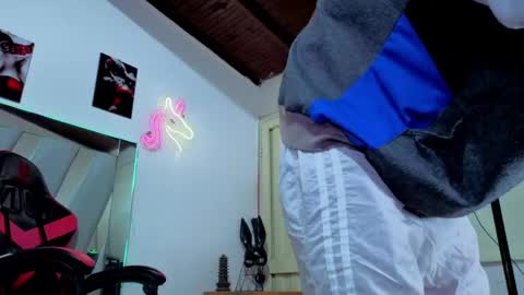 kelvis online show from 04-23-26, 02:24