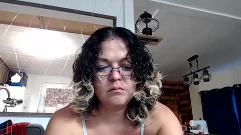 Snapshot of i_fetishize_u chatting on 01-21-25, 09:15 ShortStuff online show from 01-21-25, 09:15