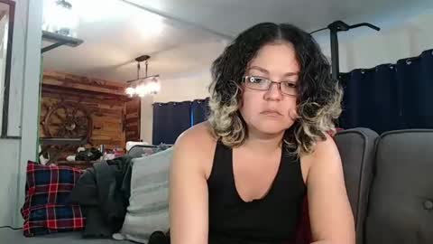 Snapshot of i_fetishize_u chatting on 02-21-25, 07:32 ShortStuff online show from 02-21-25, 07:32