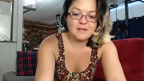 Snapshot of i_fetishize_u chatting on 03-04-25, 01:59 ShortStuff online show from 03-04-25, 01:59