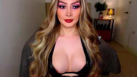 QUEEN SUSSIE BROWN online show from 01-13-26, 02:50