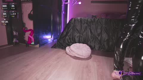       online show from 10-25-25, 12:18