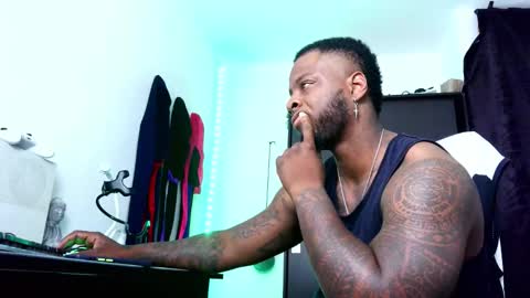 Mr H Independent model online show from 10-24-25, 03:25