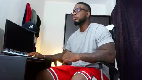 Snapshot of iam_hotbbc chatting on 02-23-26, 01:58 Mr H Independent model online show from 02-23-26, 01:58