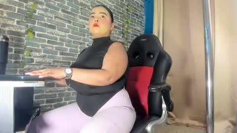 Snapshot of iam_samy chatting on 10-22-25, 11:32 Samy online show from 10-22-25, 11:32