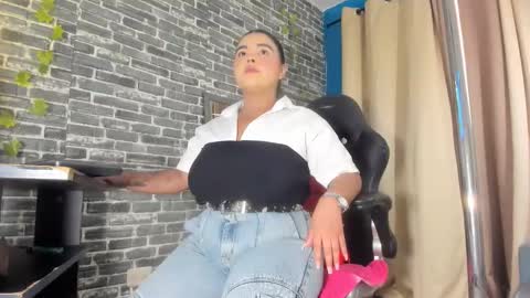 Snapshot of iam_samy chatting on 11-11-25, 11:21 Samy online show from 11-11-25, 11:21