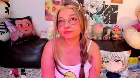 Snapshot of iam_zoechan chatting on 11-17-25, 02:06 Zoe 3 online show from 11-17-25, 02:06