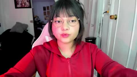 Snapshot of iam_zoechan chatting on 12-17-25, 08:15 Zoe 3 online show from 12-17-25, 08:15