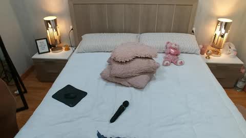 Snapshot of iamcrystal2 chatting on 12-11-24, 07:03 Crystal online show from 12-11-24, 07:03