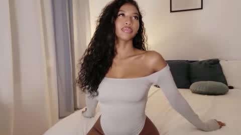 Snapshot of iamcrystal2 chatting on 09-18-25, 10:56 Crystal online show from 09-18-25, 10:56