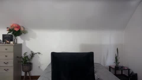 Crystal online show from 10-31-25, 04:30