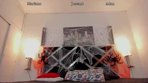 Mariano online show from 10-26-25, 03:23