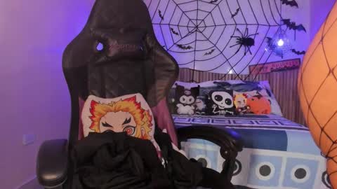 Snapshot of iamnayuta chatting on 10-28-25, 07:49 Nayuta online show from 10-28-25, 07:49