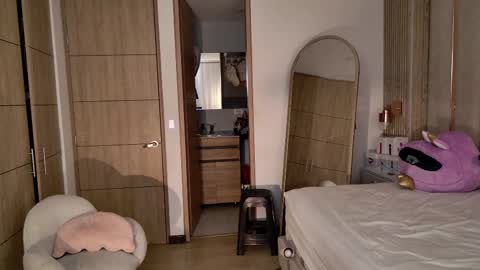 Snapshot of iamnyxy chatting on 10-08-25, 10:13 Nyxy online show from 10-08-25, 10:13