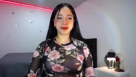 Snapshot of iamroxanne chatting on 12-23-24, 02:56 Camila online show from 12-23-24, 02:56