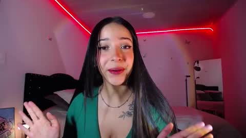 Snapshot of iamroxanne chatting on 02-09-25, 04:57 Camila online show from 02-09-25, 04:57