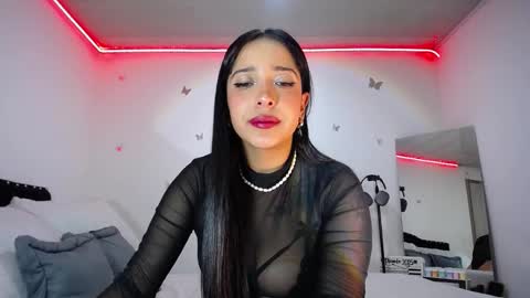 Snapshot of iamroxanne chatting on 02-17-25, 06:48 Camila online show from 02-17-25, 06:48