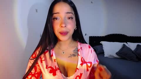 Snapshot of iamroxanne chatting on 09-12-25, 03:50 Camila online show from 09-12-25, 03:50