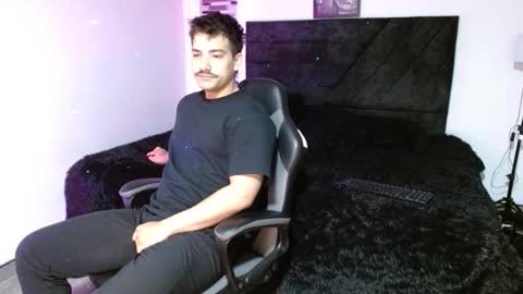 Ian Davis online show from 03-23-26, 01:15