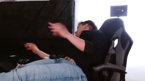 Ian Davis online show from 04-17-26, 08:56