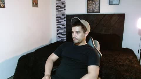 Snapshot of ian_davis chatting on 05-11-26, 12:49 Ian Davis online show from 05-11-26, 12:49