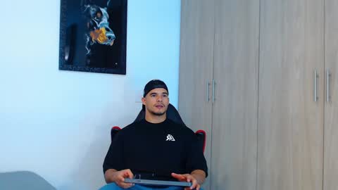 I A N -- H A M M E R online show from 01-04-25, 01:42