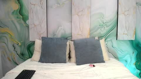 Snapshot of ian_stone_ chatting on 04-19-26, 12:37 Ian online show from 04-19-26, 12:37