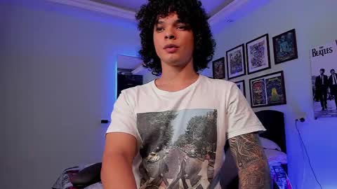 Snapshot of ian_versace chatting on 05-14-26, 04:08 Andres online show from 05-14-26, 04:08