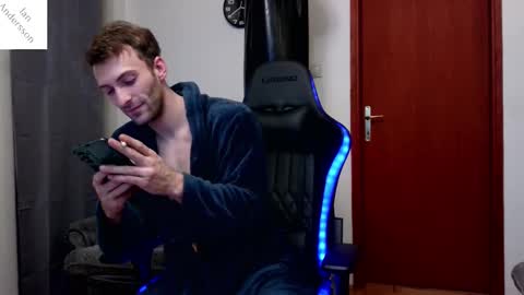 Snapshot of ianandersson27 chatting on 01-29-25, 02:40 Ian Andersson online show from 01-29-25, 02:40