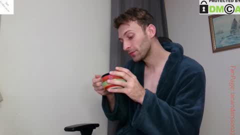 Snapshot of ianandersson27 chatting on 12-15-25, 11:09 Ian Andersson online show from 12-15-25, 11:09