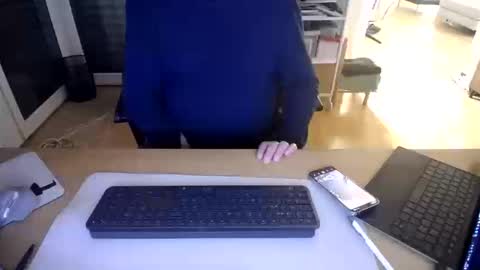 iandy12 online show from 03-10-26, 10:48