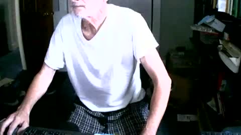 Snapshot of ianh123mb chatting on 05-26-26, 12:23 ianh123mb online show from 05-26-26, 12:23