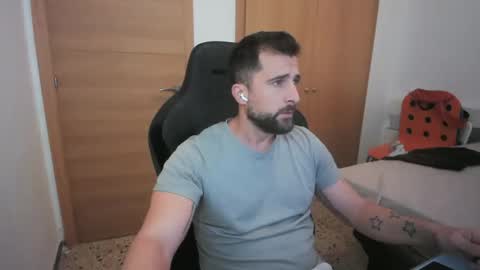 Snapshot of iberian_macho chatting on 10-10-25, 07:18 iberian_macho online show from 10-10-25, 07:18