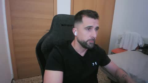 Snapshot of iberian_macho chatting on 10-11-25, 09:30 iberian_macho online show from 10-11-25, 09:30