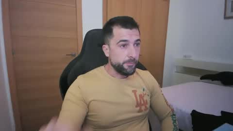 Snapshot of iberian_macho chatting on 11-02-25, 03:14 iberian_macho online show from 11-02-25, 03:14