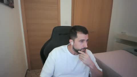 Snapshot of iberian_macho chatting on 11-14-25, 08:57 iberian_macho online show from 11-14-25, 08:57