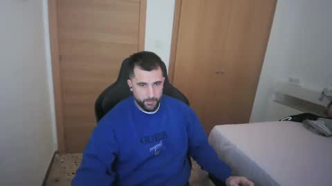 Snapshot of iberian_macho chatting on 11-19-25, 02:06 iberian_macho online show from 11-19-25, 02:06