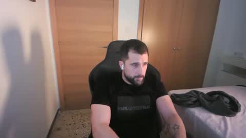 Snapshot of iberian_macho chatting on 11-29-25, 02:53 iberian_macho online show from 11-29-25, 02:53