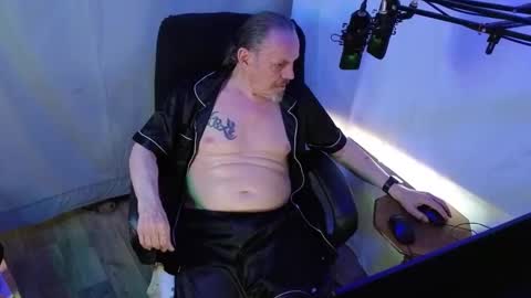 Snapshot of ibrichyrich chatting on 05-24-26, 12:15 Rich online show from 05-24-26, 12:15