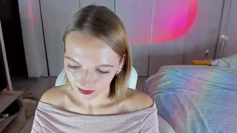 Snapshot of ice_pixie chatting on 11-13-25, 04:50 Nana online show from 11-13-25, 04:50