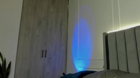 Snapshot of ice_princess__ chatting on 10-28-25, 12:52 Crystall online show from 10-28-25, 12:52