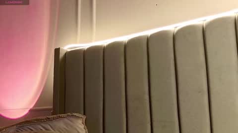 Snapshot of ice_princess__ chatting on 11-21-25, 11:31 Crystall online show from 11-21-25, 11:31