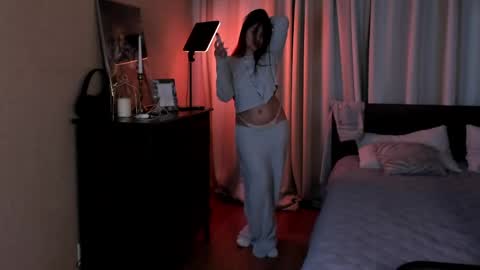 Aiza online show from 05-12-26, 01:36