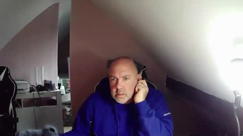 iceoli123 online show from 10-22-25, 02:50