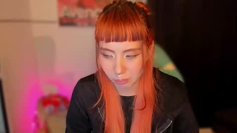 Snapshot of ichika__oto chatting on 02-12-26, 01:22 Natalia online show from 02-12-26, 01:22