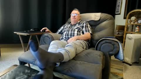 Christopher online show from 10-16-25, 01:06