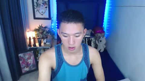 Snapshot of iconicmateo chatting on 12-16-24, 07:43 Mateo online show from 12-16-24, 07:43