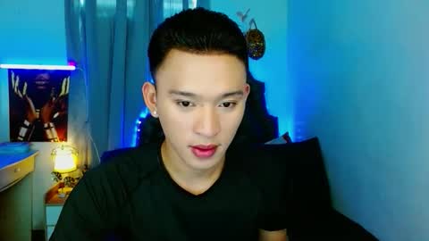 Snapshot of iconicmateo chatting on 09-11-25, 03:17 Mateo online show from 09-11-25, 03:17