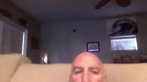 Snapshot of icumming chatting on 04-18-26, 11:03 icumming online show from 04-18-26, 11:03