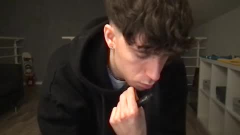 Snapshot of icyninesix chatting on 12-28-24, 11:05 icyninesix online show from 12-28-24, 11:05